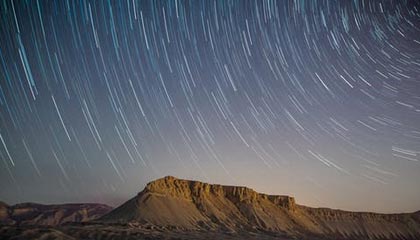 开云在线-前锋伤退+门将失误+越位误判 杯具枪手遭曼城重击
