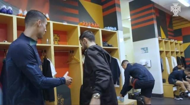 1668516200471057850.jpg cristiano-ronaldo-bruno-fernandes.jpg